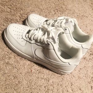 White Nike Air Force 1